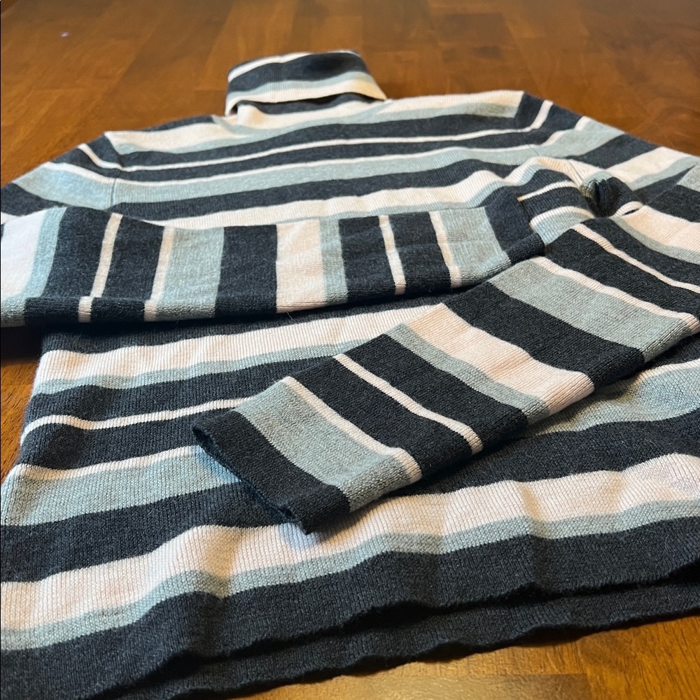 Banana Republic Gray and Pink Striped Merino Wool Turtle Neck Sweater Size M - Picture 8 of 15